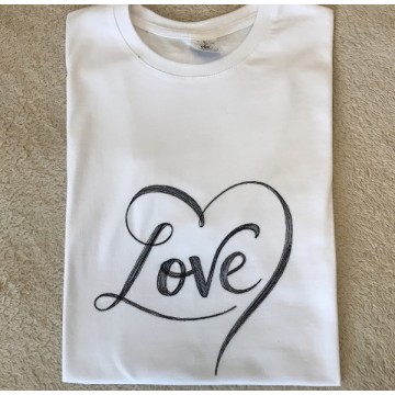 Вышивка сердце на футболке дизайн