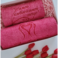 Розовое полотенце из махры